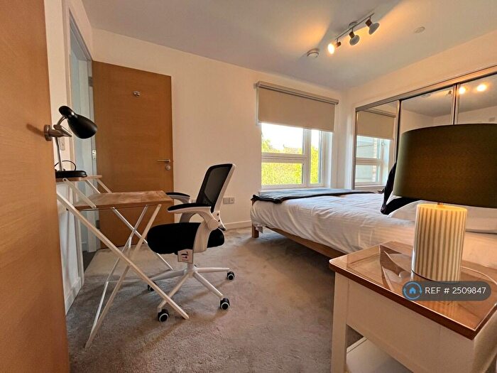 2 Bedroom Flat To Rent In Shrubhill Walk, Edinburgh, EH7