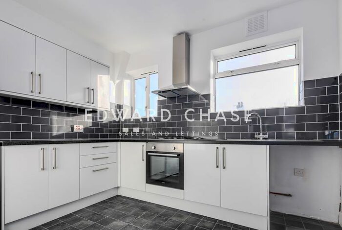 3 Bedroom Maisonette To Rent In Bannockburn Road, London, SE18