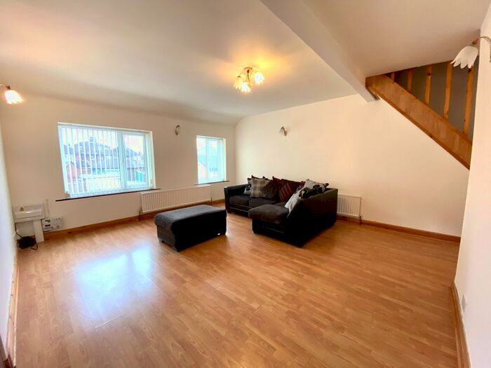 4 Bedroom Flat To Rent In Poulton Road, Fleetwood, Lancashire FY7
