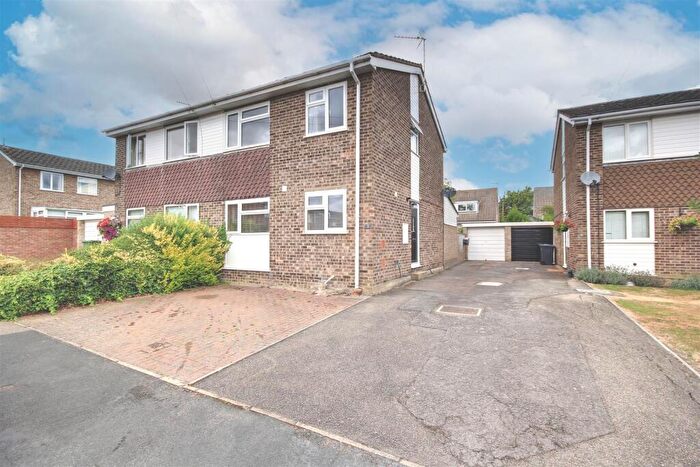 3 Bedroom Semi Detached House For Sale In Teal Close, St. Ives, PE27