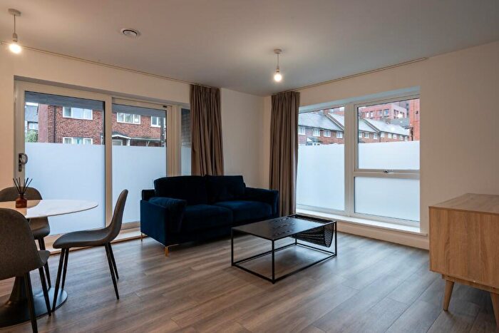 2 Bedroom Flat To Rent In Flat, Marina Place, Birmingham, B16