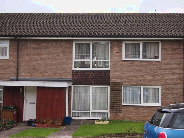 2 Bedroom Maisonette To Rent In Heath View Close, East Finchley, N2