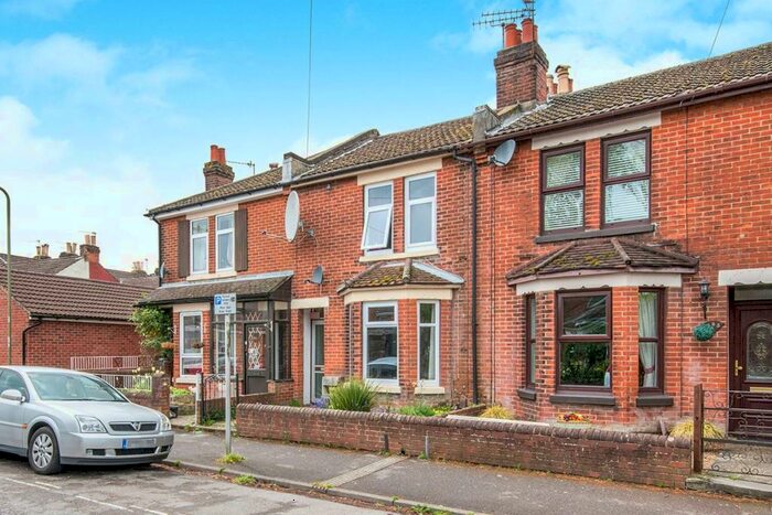 3 Bedroom Semi-Detached House To Rent In Desborough Road, Eastleigh, Hampshire, SO50