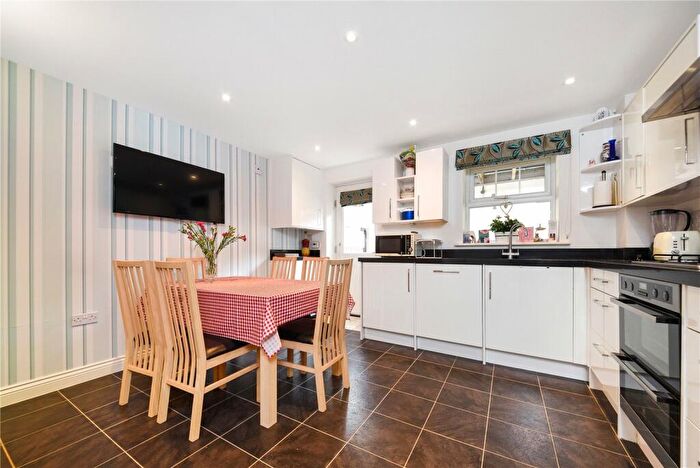4 Bedroom Town House For Sale In Renwick Drive, Bromley, BR2