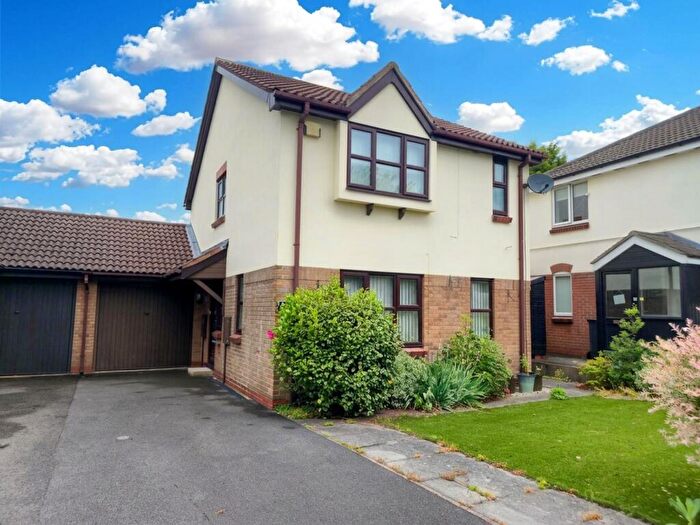 3 Bedroom Link Detached House For Sale In Elsdon Close, Whitwick, LE67