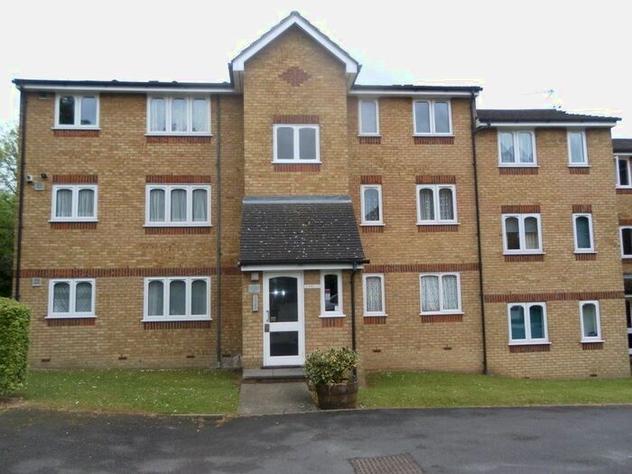 1 Bedroom Flat To Rent In Chiswell Court, Sandown Road, Watford, WD24