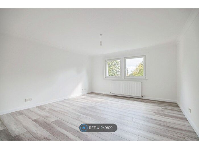 2 Bedroom Flat To Rent In Broughty Ferry, Dundee, DD5