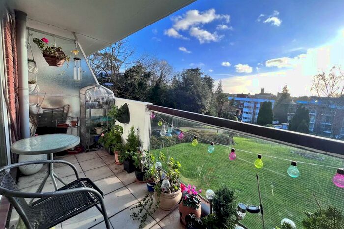 2 Bedroom Flat To Rent In Bournemouth, BH2