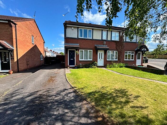 2 Bedroom End Of Terrace House For Sale In Rochester Close, Nuneaton, CV11