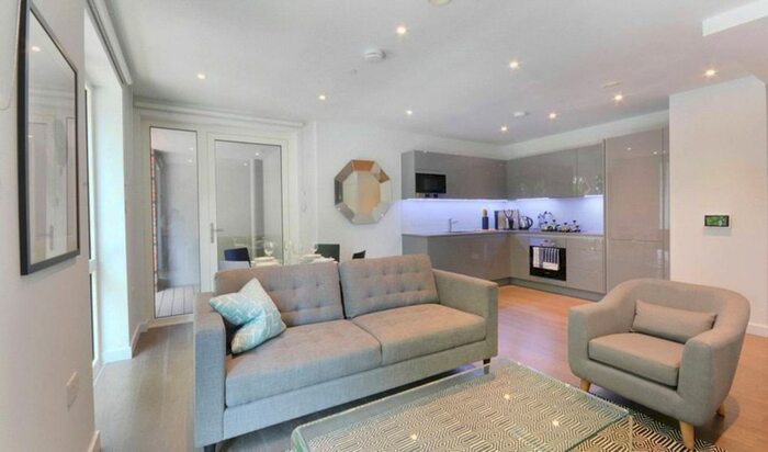 1 Bedroom Flat To Rent In Heygate Street, Elephant And Castle, SE17