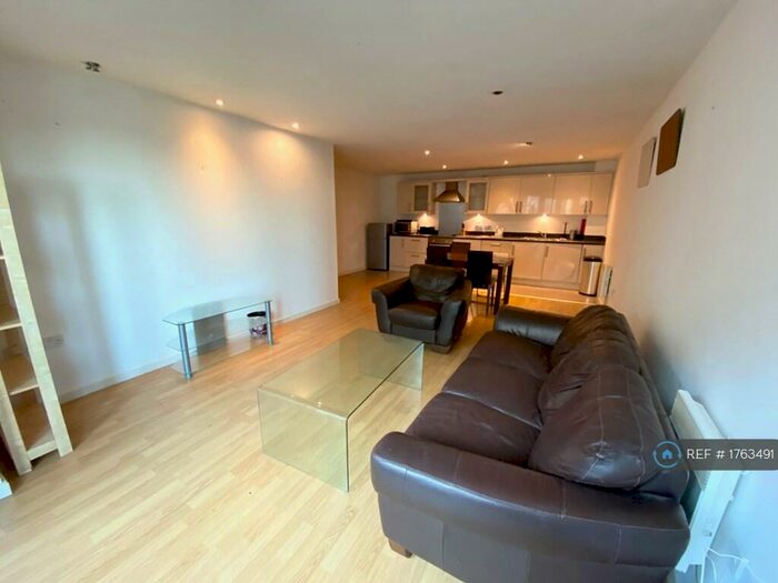 2 Bedroom Flat To Rent In Masshouse Plaza, Birmingham, B5