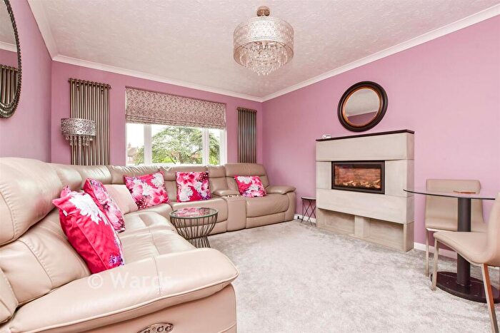 2 Bedroom Flat For Sale In Castle Road, Tankerton, Kent, CT5