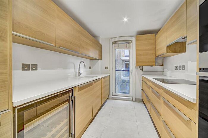 2 Bedroom Block Of Apartments For Sale In Clove Hitch Quay, SW11