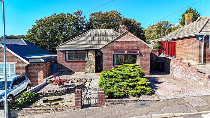 3 Bedroom Detached Bungalow For Sale In Mayne Way, Hastings, TN34