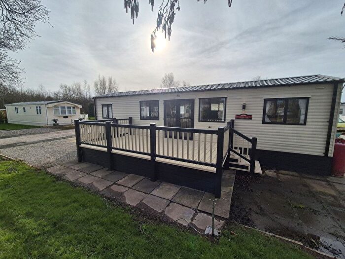 2 Bedroom Park Home For Sale In Southport New Rd Banks, Southport, PR9