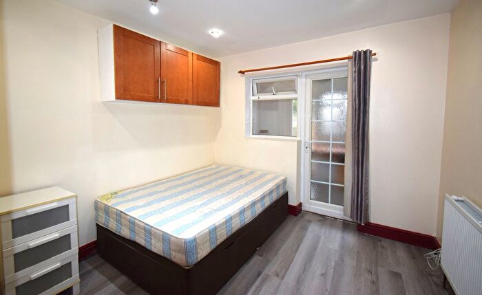 Studio To Rent In Waverley Road, Rayners Lane, HA2