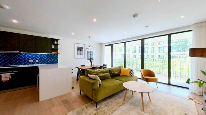3 Bedroom Flat To Rent In Gorsuch Place, London, E2