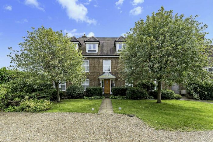 2 Bedroom Apartment To Rent In Sandhills, Walton On The Hill, Walton On The Hill, KT20