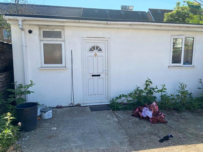 Studio To Rent In Cromwell Road, Hayes, UB3
