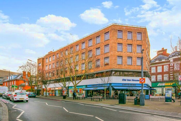 2 Bedroom Flat To Rent In High Street, Sutton, SM1