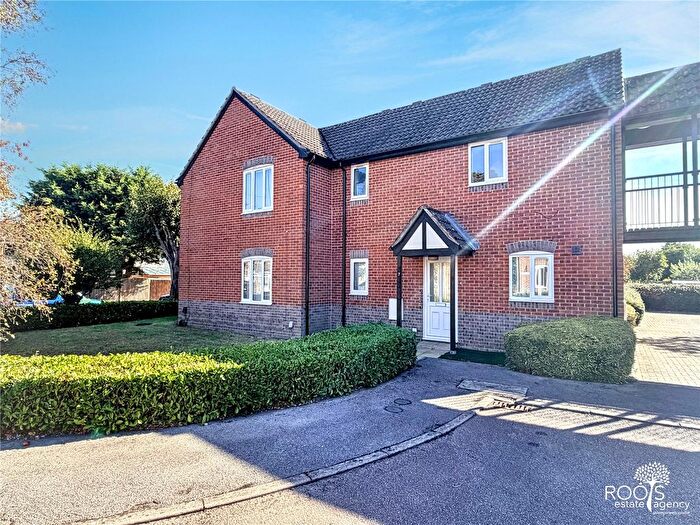1 Bedroom Maisonette For Sale In Adwood Court, Thatcham, Berkshire, RG19