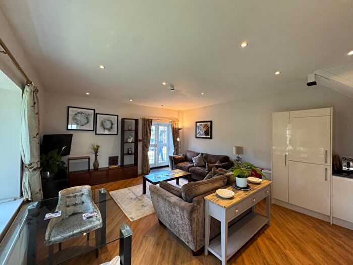 1 Bedroom Serviced Apartments To Rent In Hunt's Lane, Taplow, Maidenhead, SL6