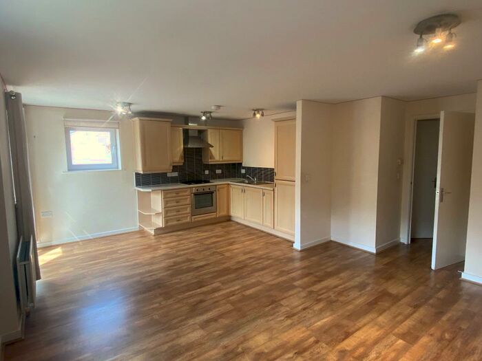 2 Bedroom Flat To Rent In Beeches Bank, Norfolk Park, Sheffield, S2