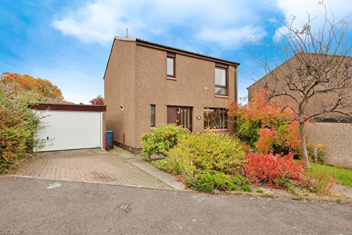 3 Bedroom Detached House For Sale In Meadowfield, Dalgety Bay, Dunfermline, Fife, KY11