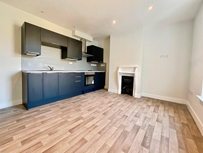 2 Bedroom Apartment To Rent In West Parade, Lincoln, LN1