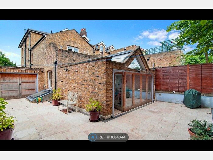 2 Bedroom Flat To Rent In Earlsfield Road, London, SW18