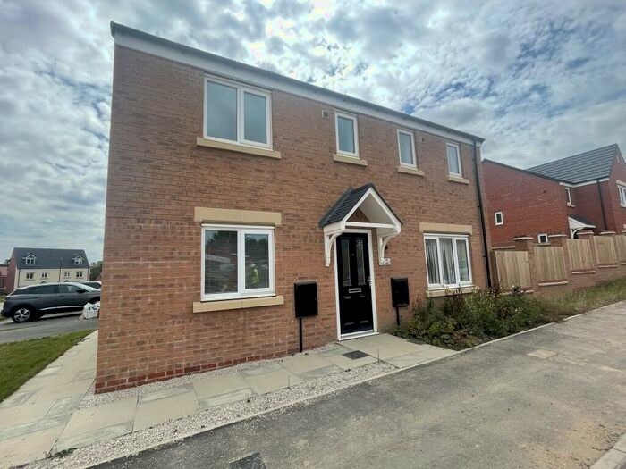 3 Bedroom Detached House To Rent In Jasper Avenue, Hasland, Chesterfield, S41