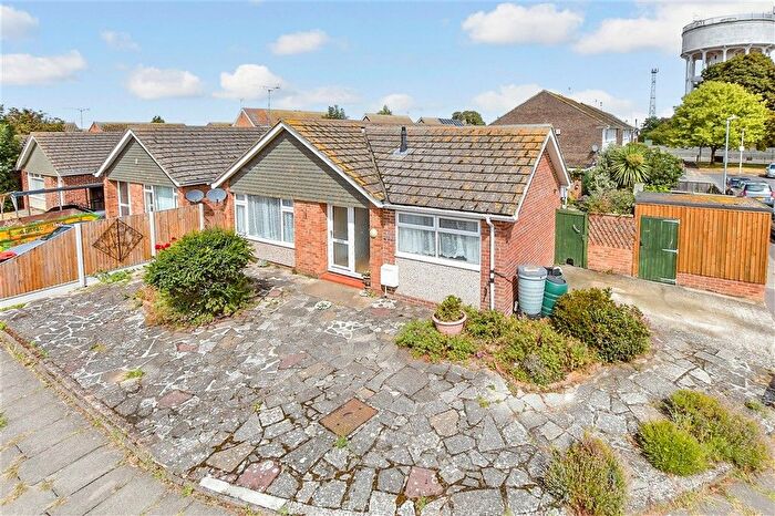 2 Bedroom Detached Bungalow For Sale In Chestnut Drive, Broadstairs, Kent, CT10