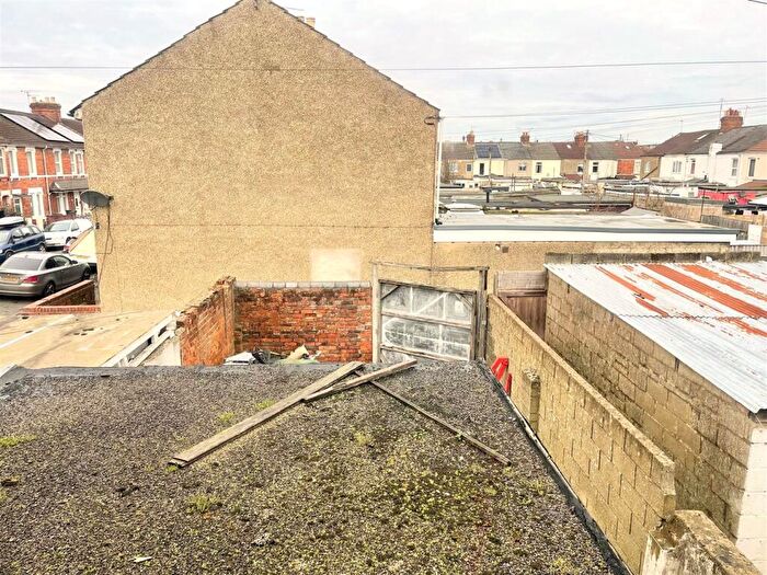3 Bedroom Terraced House For Sale In Manchester Road, Swindon, SN1