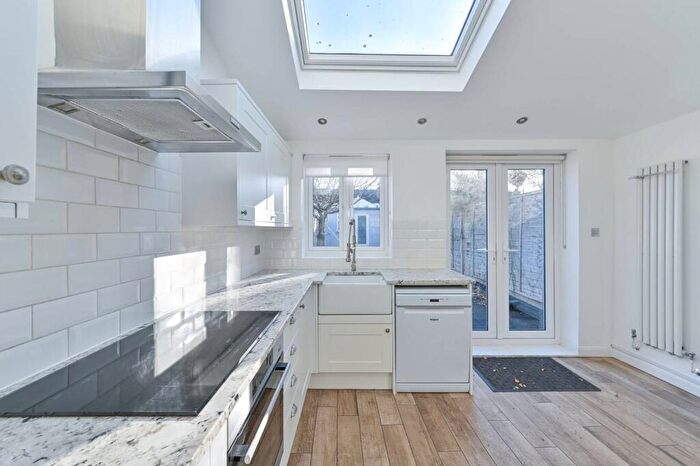 4 Bedroom House To Rent In Moffat Road, Thornton Heath, CR7