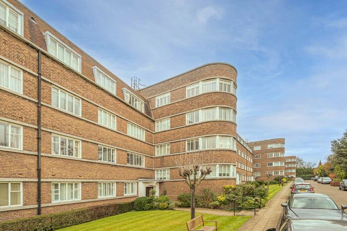 3 Bedroom Flat To Rent In Lyttelton Road, Hampstead Garden Suburb, London, N2