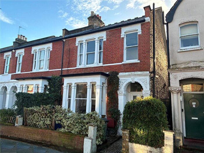 3 Bedroom Semi Detached House For Sale In Lincoln Road, London, N2