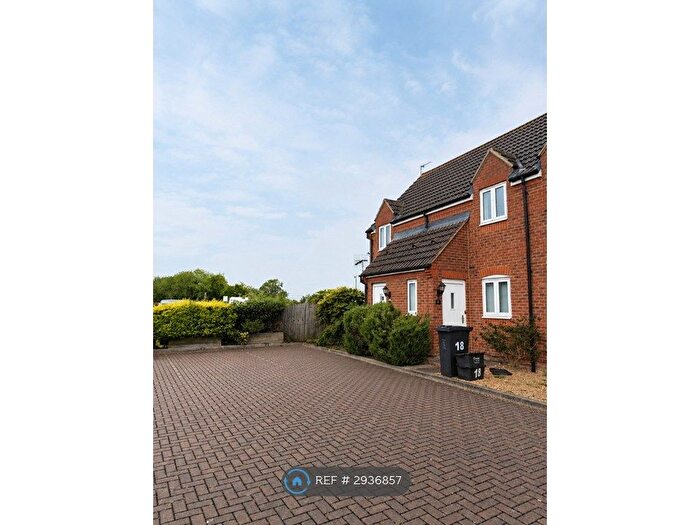 2 Bedroom Maisonette To Rent In Darling Close, Swindon, SN3