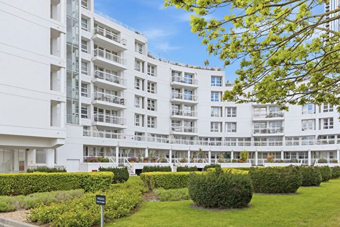 1 Bedroom Flat For Sale In Flat Pierhead Lock, E14