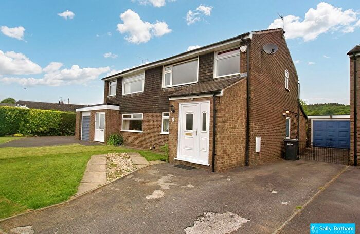 3 Bedroom Semi Detached House For Sale In Moorfield, Matlock, DE4