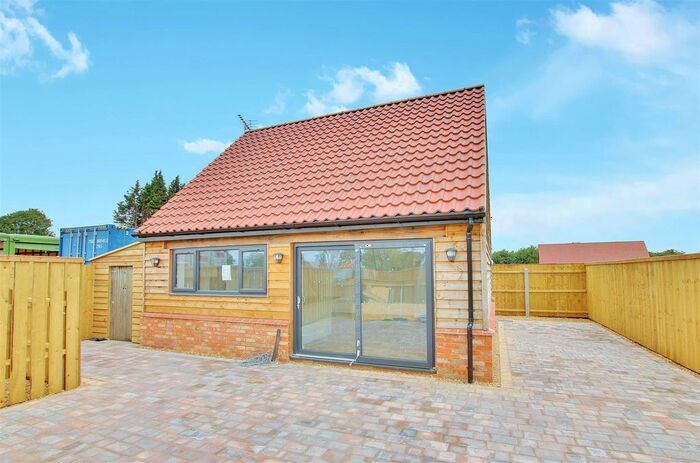 1 Bedroom Property To Rent In Parkhall Road, Somersham, Huntingdon, PE28