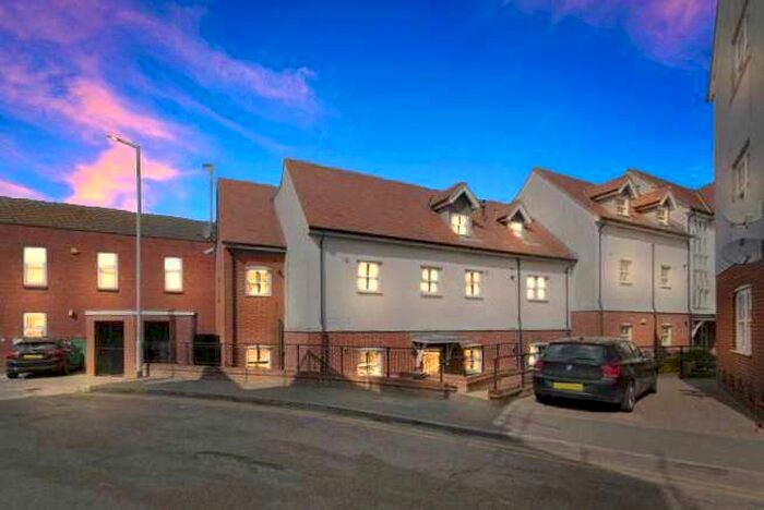 1 Bedroom Flat To Rent In Hunters Walk, William Hunter Way, Brentwood, CM14