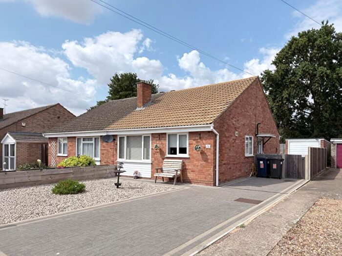 2 Bedroom Semi-Detached Bungalow For Sale In Reynolds Drive, Little Paxton, PE19
