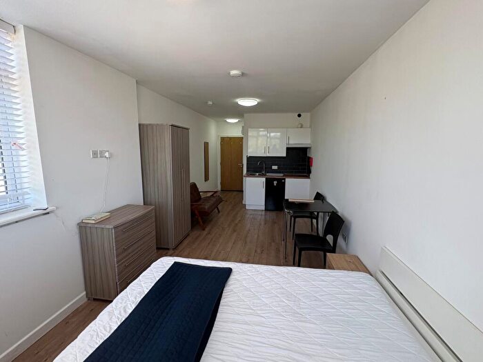 Studio To Rent In Burnside Road, Dagenham, Chadwell Heath, RM8