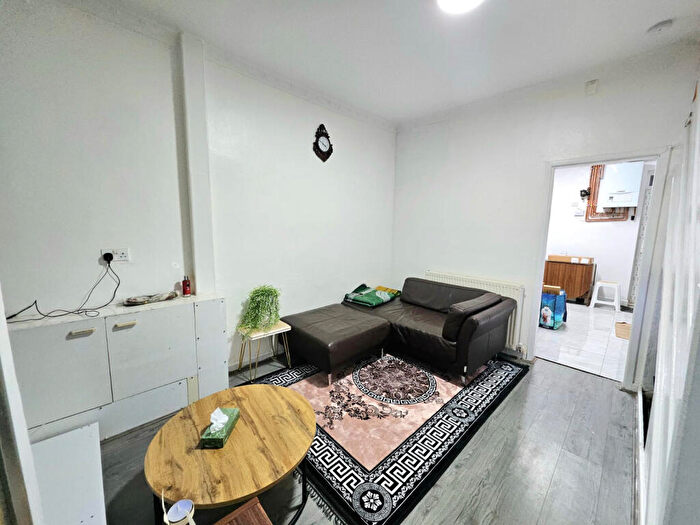 3 Bedroom Terraced House For Sale In Parkfield Avenue, M14