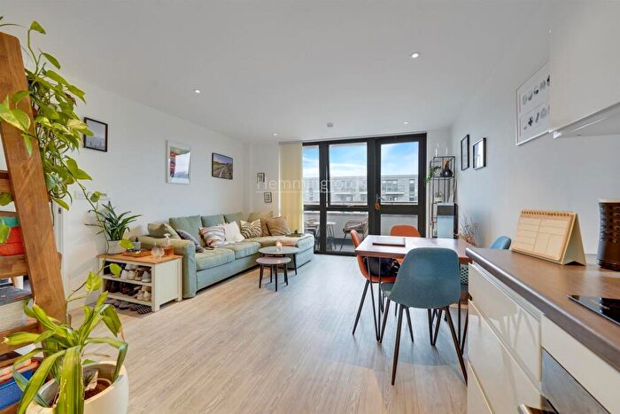 1 Bedroom Apartment To Rent In Packington Square, Angel, N1