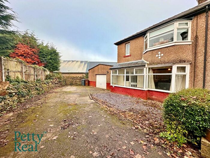 2 Bedroom Semi-Detached House For Sale In Kirkdene Avenue, Foulridge, BB8