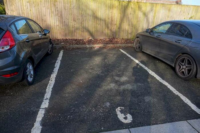 3 Bedroom House To Rent In Gillmoss Close, Liverpool, L11