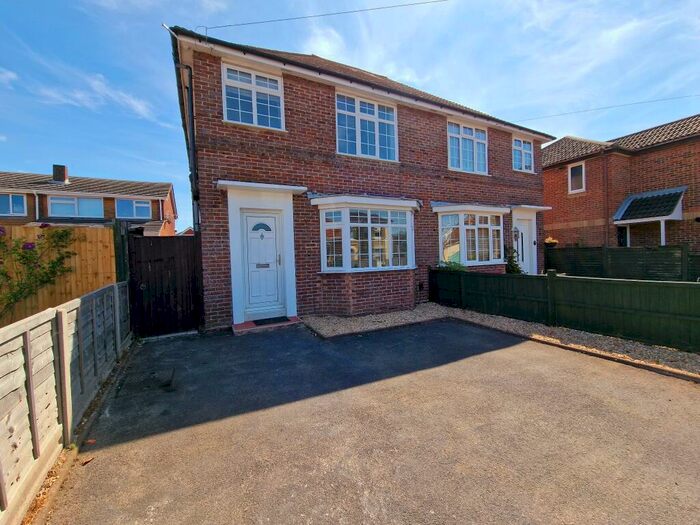 3 Bedroom Semi-Detached House To Rent In College Road, Woolston, SO19