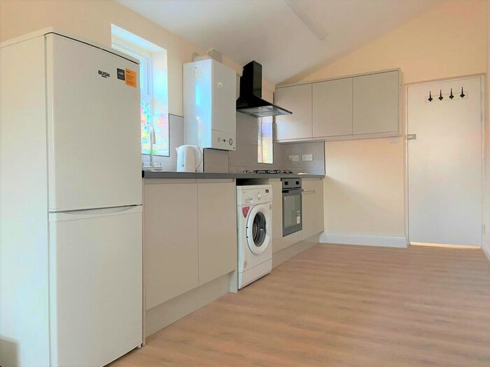 1 Bedroom Flat To Rent In Hertford Road, London, N9