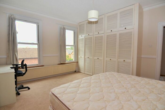 4 Bedroom Flat To Rent In Park Road, Kingston Upon Thames, KT2